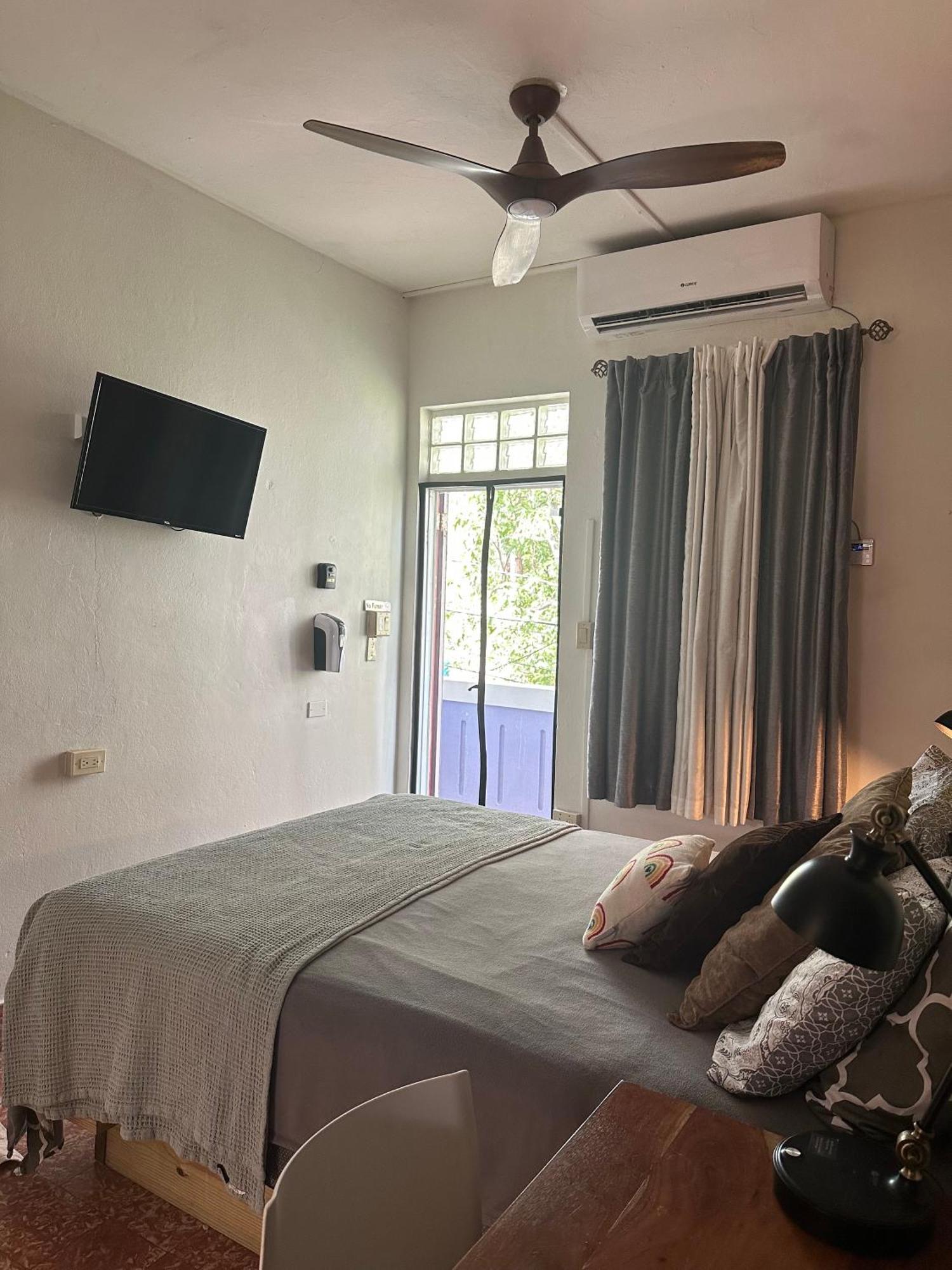 Lower Price, More Style, Discount Studio In San Juan,Pr, Beach, Free Bikes (Adults Only) 산후안 외부 사진